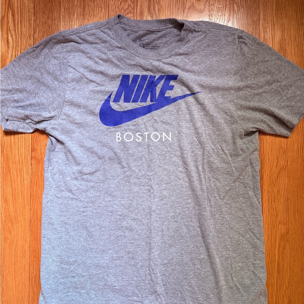 Nike Boston Men's Gray Tee with Blue Logo - Medium